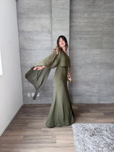 Cargar imagen en el visor de la galería, Máncora - Vestido largo con abertura en pierna olivo