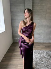Cargar imagen en el visor de la galería, Duna - Vestido largo satinado morado