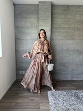 Cargar imagen en el visor de la galería, Noisette - Vestido largo con mangas mocha