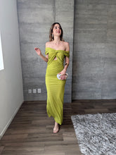 Cargar imagen en el visor de la galería, Amandina - Vestido largo strapless verde