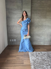 Cargar imagen en el visor de la galería, Cornelia - Vestido largo satinado azul