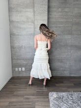 Cargar imagen en el visor de la galería, Solange - Vestido midi beige