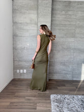 Cargar imagen en el visor de la galería, Liorenna - Vestido largo de mesh olivo