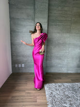 Cargar imagen en el visor de la galería, Cornelia - Vestido largo satinado rosa