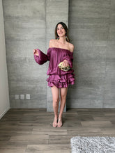 Cargar imagen en el visor de la galería, Zalema - Vestido mini con manga morado