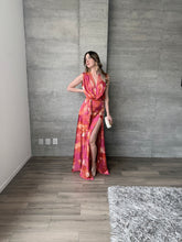 Cargar imagen en el visor de la galería, Rouge - Vestido largo satinado multicolor