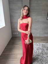 Cargar imagen en el visor de la galería, Zita - Vestido largo satinado rojo