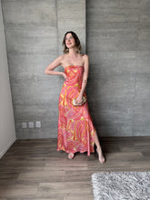 Cargar imagen en el visor de la galería, Freesia - Vestido strapless de satín multicolor