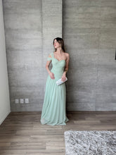 Cargar imagen en el visor de la galería, Naxos - Vestido largo color verde menta