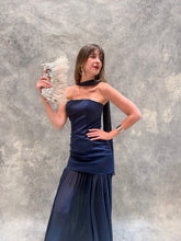 Cargar imagen en el visor de la galería, Sago - Vestido largo strapless azul marino