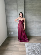 Cargar imagen en el visor de la galería, Carol - Vestido largo vino