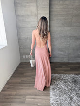 Cargar imagen en el visor de la galería, Musa - Vestido largo rosa polvo