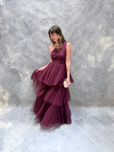 Cargar imagen en el visor de la galería, Sapphira - Vestido largo de tul color ciruela