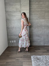 Cargar imagen en el visor de la galería, Rosé - Vestido midi crochet tonos claros