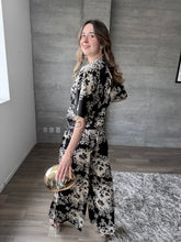 Cargar imagen en el visor de la galería, Blume - Set dos piezas estampado floral negro blanco