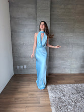 Cargar imagen en el visor de la galería, Piera - Vestido satinado azul celeste