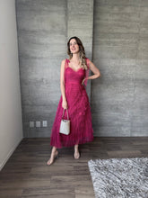 Cargar imagen en el visor de la galería, Lena - Vestido de tul midi color frambuesa