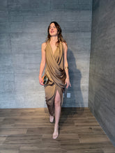 Cargar imagen en el visor de la galería, Mirage - Vestido midi mocha