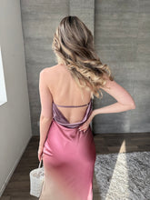 Cargar imagen en el visor de la galería, Farah - Vestido largo halter satinado malva