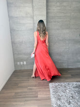 Cargar imagen en el visor de la galería, Andalucía - Vestido largo de satín coral