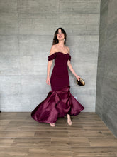 Cargar imagen en el visor de la galería, Augusta - Vestido largo color vino