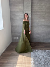 Cargar imagen en el visor de la galería, Venus - Vestido largo strapless con capa olivo