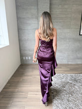 Cargar imagen en el visor de la galería, Duna - Vestido largo satinado morado