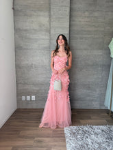 Cargar imagen en el visor de la galería, Domenica - Vestido largo de tul rosa con flores