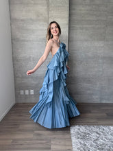 Cargar imagen en el visor de la galería, Hilda - Vestido largo con olanes azul