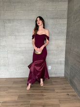 Cargar imagen en el visor de la galería, Augusta - Vestido largo color vino