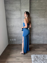 Cargar imagen en el visor de la galería, Kaela - Vestido largo azul