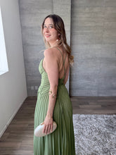 Cargar imagen en el visor de la galería, Alboran - Vestido largo plisado olivo