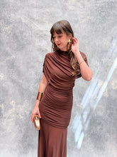 Cargar imagen en el visor de la galería, Sotillo - Vestido largo de mesh con manga color chocolate