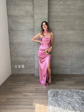 Cargar imagen en el visor de la galería, Marena - Vestido strapless de satín rosa