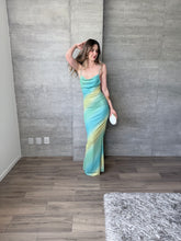 Cargar imagen en el visor de la galería, Ziana - Vestido largo mesh aqua con amarillo