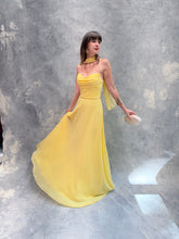Cargar imagen en el visor de la galería, Ella - Vestido largo strapless amarillo