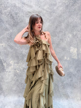 Cargar imagen en el visor de la galería, Rosaleda - Vestido largo de olanes en capas color olivo