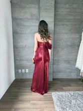 Cargar imagen en el visor de la galería, Galilea - Vestido largo strapless vino