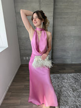 Cargar imagen en el visor de la galería, Piera - Vestido largo satinado orquidea