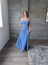 Cargar imagen en el visor de la galería, Morello - Vestido largo azul