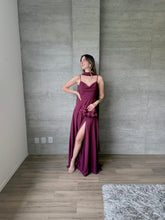 Cargar imagen en el visor de la galería, Gabrielle - Vestido largo vino