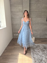 Cargar imagen en el visor de la galería, Lena - Vestido midi de tul azul claro