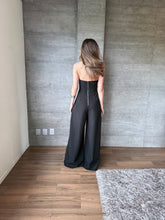 Cargar imagen en el visor de la galería, Monique - Jumpsuit strapless negro