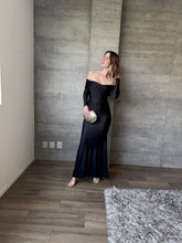 Cargar imagen en el visor de la galería, Colette - Vestido largo con mangas negro