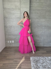 Cargar imagen en el visor de la galería, Sapphira - Vestido de tul magenta