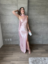Cargar imagen en el visor de la galería, Perlaire - Vestido largo satinado rosa palo