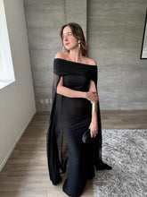 Cargar imagen en el visor de la galería, Venus - Vestido largo strapless con capa negro