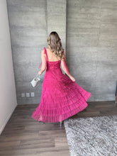 Cargar imagen en el visor de la galería, Lena - Vestido de tul midi color frambuesa