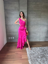 Cargar imagen en el visor de la galería, Galatea - Vestido satinado asmiétrico rosa