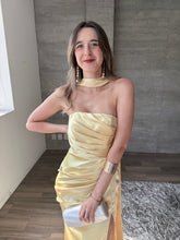Cargar imagen en el visor de la galería, Marena - Vestido strapless de satín amarillo